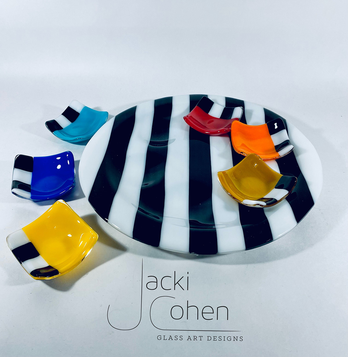 Judaica Seder Plate Black and White